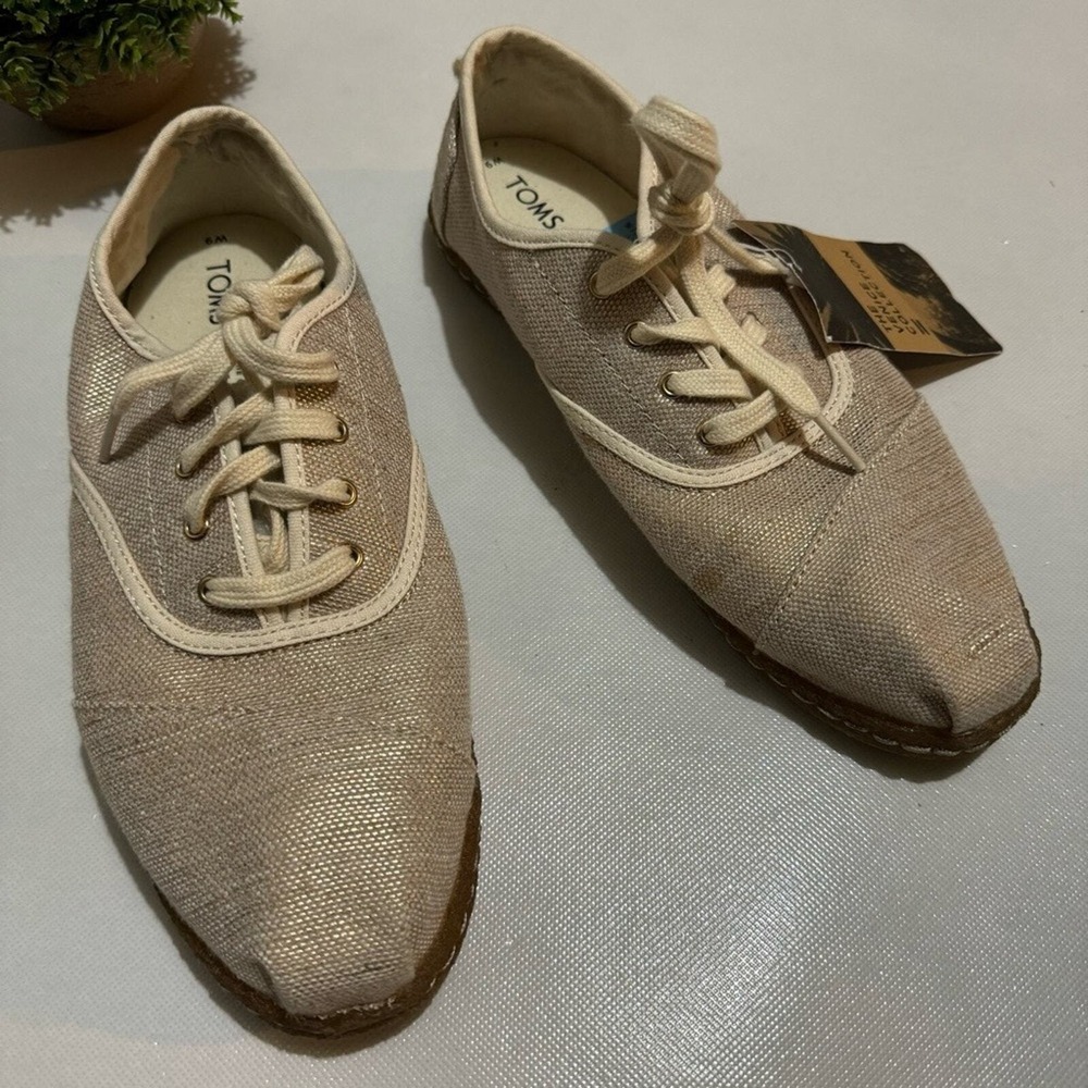 Toms NWT Venice Collection Crdones Natural Metallic Woven Crepe Wrap Women's 9